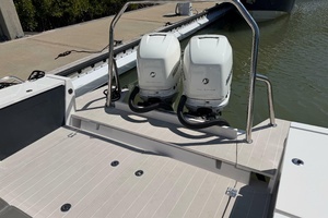 2018 Axopar 37 Cabin thumbnail 12