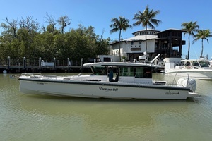 2018 Axopar 37 Cabin thumbnail 3