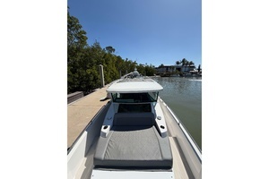 2018 Axopar 37 Cabin thumbnail 11