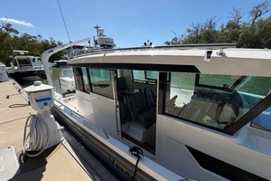 2018 Axopar 37 Cabin thumbnail 8