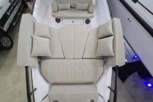 2026 Axopar Cross Cabin thumbnail 15