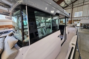 2026 Axopar Cross Cabin thumbnail 38