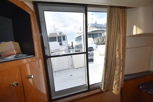 2001 Carver 444 Cockpit Motor Yacht thumbnail 38