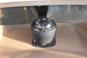 2001 Carver 444 Cockpit Motor Yacht thumbnail 52