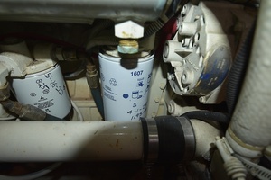 2001 Carver 444 Cockpit Motor Yacht thumbnail 69