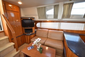 2001 Carver 444 Cockpit Motor Yacht thumbnail 8