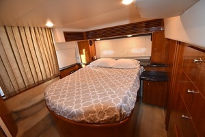 2001 Carver 444 Cockpit Motor Yacht thumbnail 36