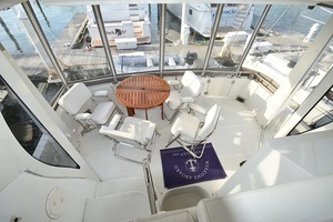 2001 Carver 444 Cockpit Motor Yacht thumbnail 45