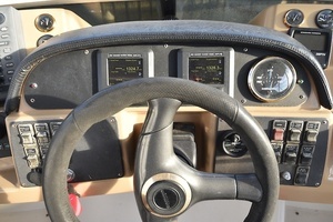 2001 Carver 444 Cockpit Motor Yacht thumbnail 51