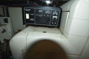 2001 Carver 444 Cockpit Motor Yacht thumbnail 68