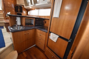 2001 Carver 444 Cockpit Motor Yacht thumbnail 23