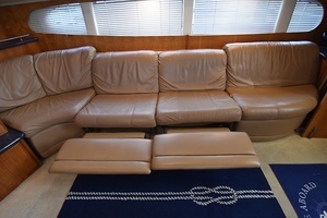 2001 Carver 444 Cockpit Motor Yacht thumbnail 20