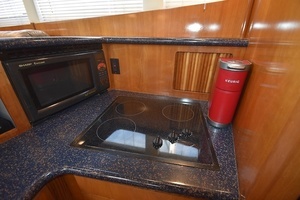 2001 Carver 444 Cockpit Motor Yacht thumbnail 24