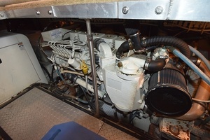 2001 Carver 444 Cockpit Motor Yacht thumbnail 66