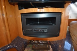 2001 Carver 444 Cockpit Motor Yacht thumbnail 16