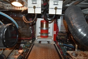 2001 Carver 444 Cockpit Motor Yacht thumbnail 74