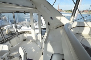 2001 Carver 444 Cockpit Motor Yacht thumbnail 46