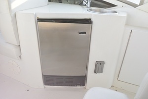 2001 Carver 444 Cockpit Motor Yacht thumbnail 60