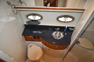 2001 Carver 444 Cockpit Motor Yacht thumbnail 43