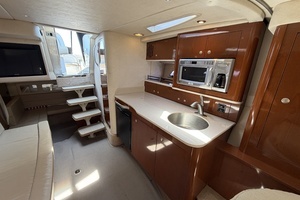2008 Sea Ray 330 Sundancer thumbnail 16