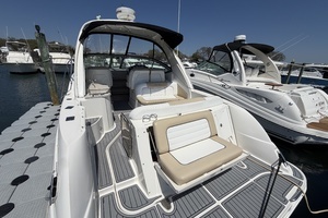 2008 Sea Ray 330 Sundancer thumbnail 3