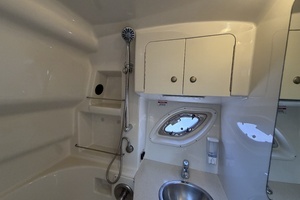 2008 Sea Ray 330 Sundancer thumbnail 21