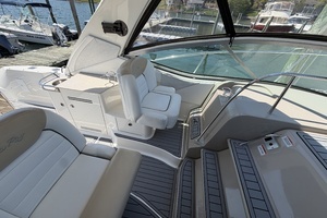 2008 Sea Ray 330 Sundancer thumbnail 10