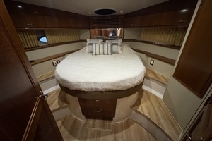 2004 Carver 466 Motor Yacht thumbnail 25