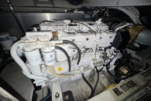 2004 Carver 466 Motor Yacht thumbnail 28