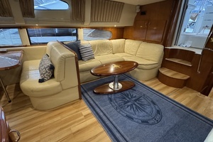 2004 Carver 466 Motor Yacht thumbnail 15