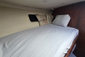 1989 Hatteras 52 Convertible thumbnail 31