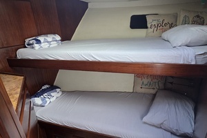 1989 Hatteras 52 Convertible thumbnail 30