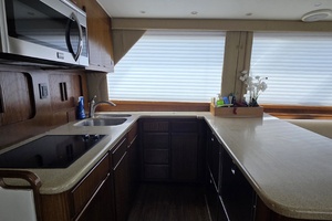 Reelin   amp  Rockin  52ft Hatteras Yacht For Sale