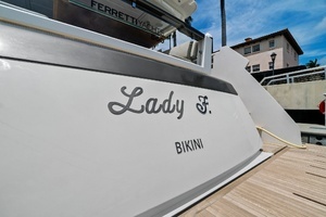 2023 Ferretti Yachts 860 thumbnail 8
