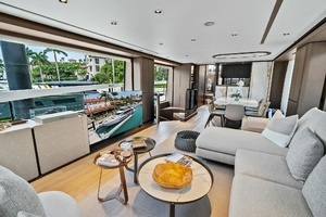 2023 Ferretti Yachts 860 thumbnail 40