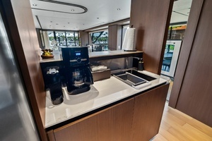 2023 Ferretti Yachts 860 thumbnail 47
