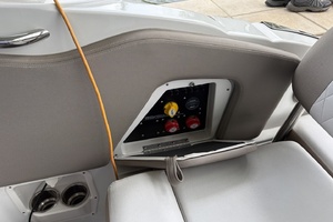30ft Crownline Yacht For Sale