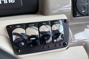2018 Crownline Eclipse E30 thumbnail 22