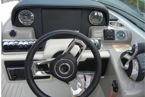 Photo 6042780 for 2018 Crownline Eclipse E30  