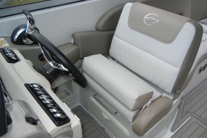 Photo 6042781 for 2018 Crownline Eclipse E30  