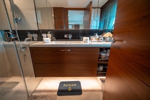 2017 Princess 68 Flybridge thumbnail 42