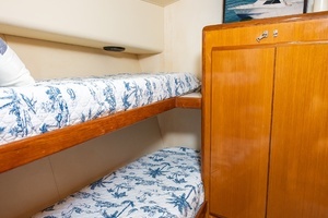 1998 Viking 47 Convertible thumbnail 42
