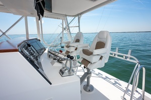 1998 Viking 47 Convertible thumbnail 21