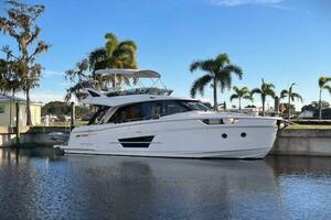 OFF LEASH Worth Avenue Yachts