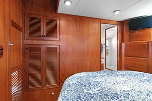 1999 Offshore Yachts 48 Pilothouse thumbnail 26