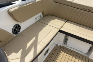 Photo 6044138 for 2019 Sea Ray 230 Bow Rider  