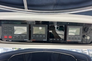 1997 Hunter 430 thumbnail 7