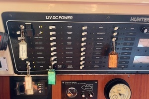 1997 Hunter 430 thumbnail 15