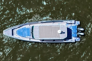 2019 Axopar 37 Sun Top thumbnail 43