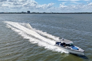 2019 Axopar 37 Sun Top thumbnail 44